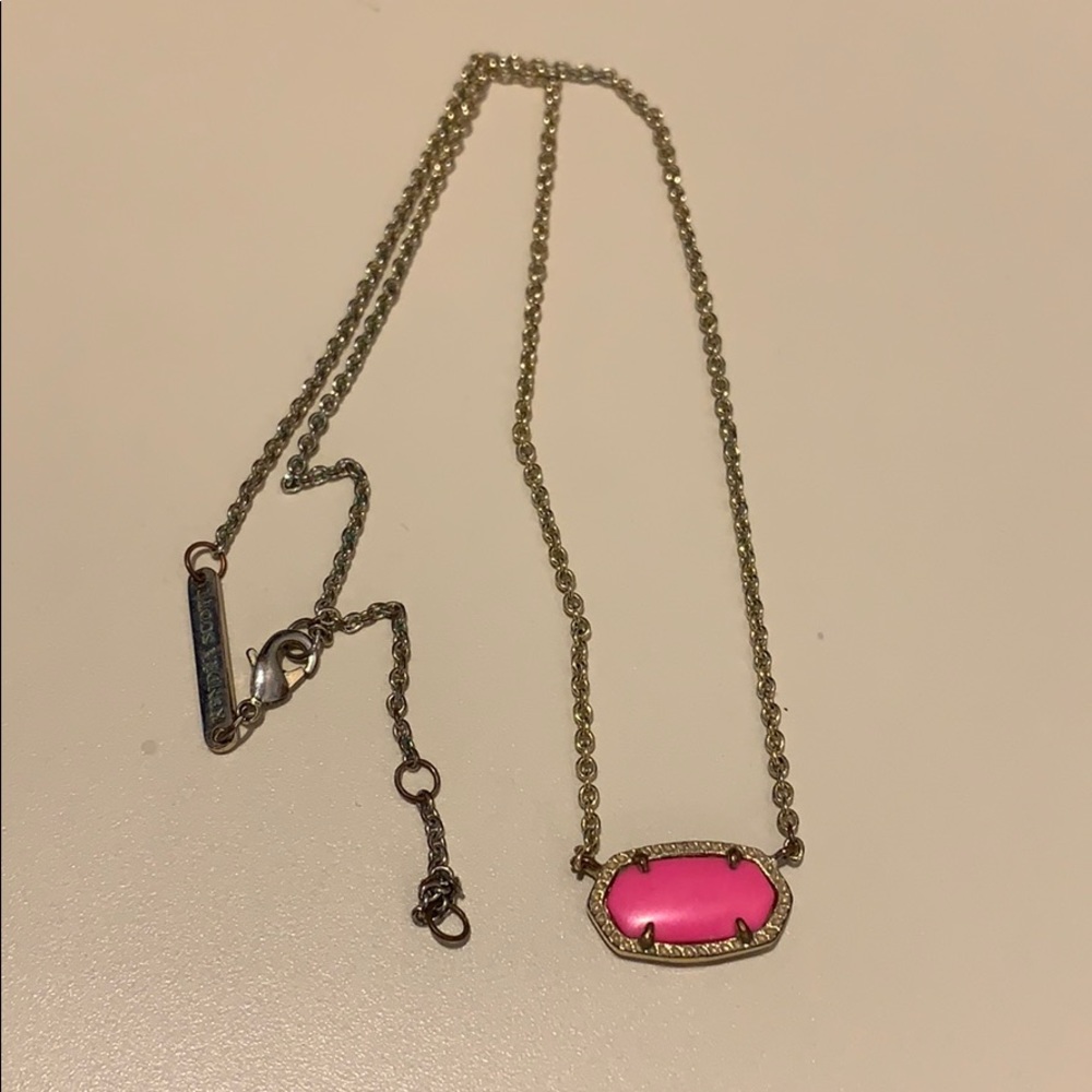 Kendra Scott necklace